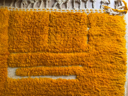 Grande tapete marroquino de pelo alto em laranja açafrão – 312 × 241 cm