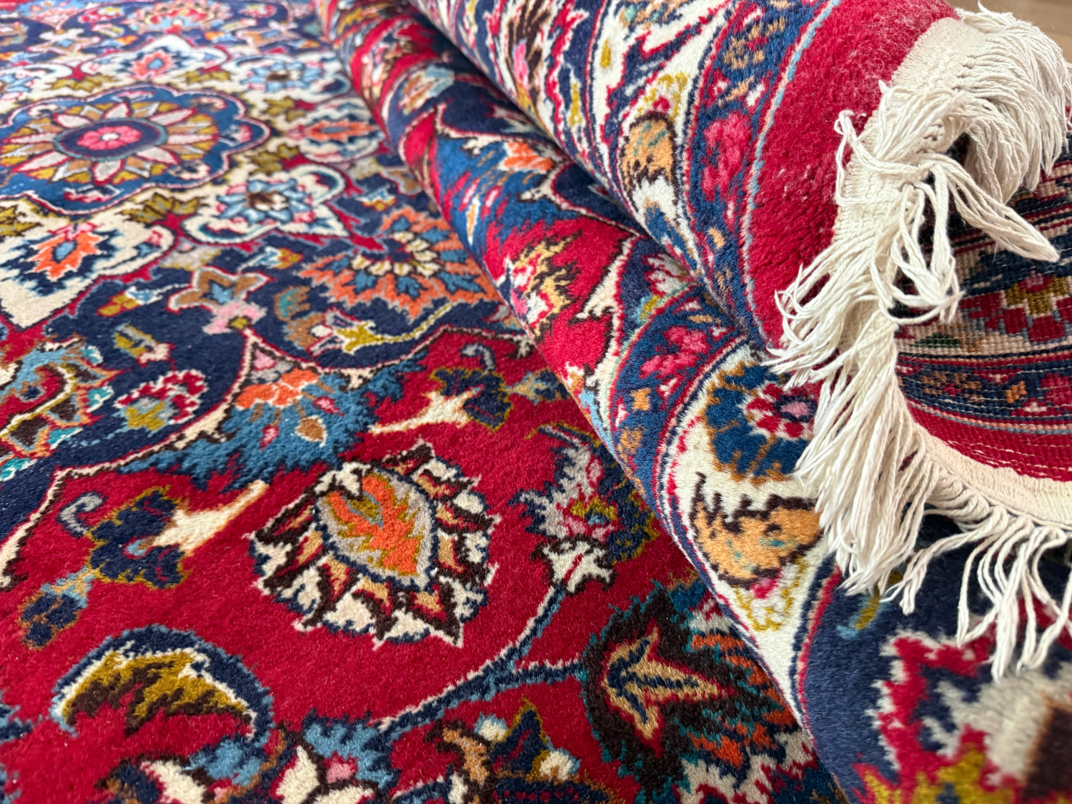 Großer Vintage-Perser-Medaillonteppich – 300 × 290 cm