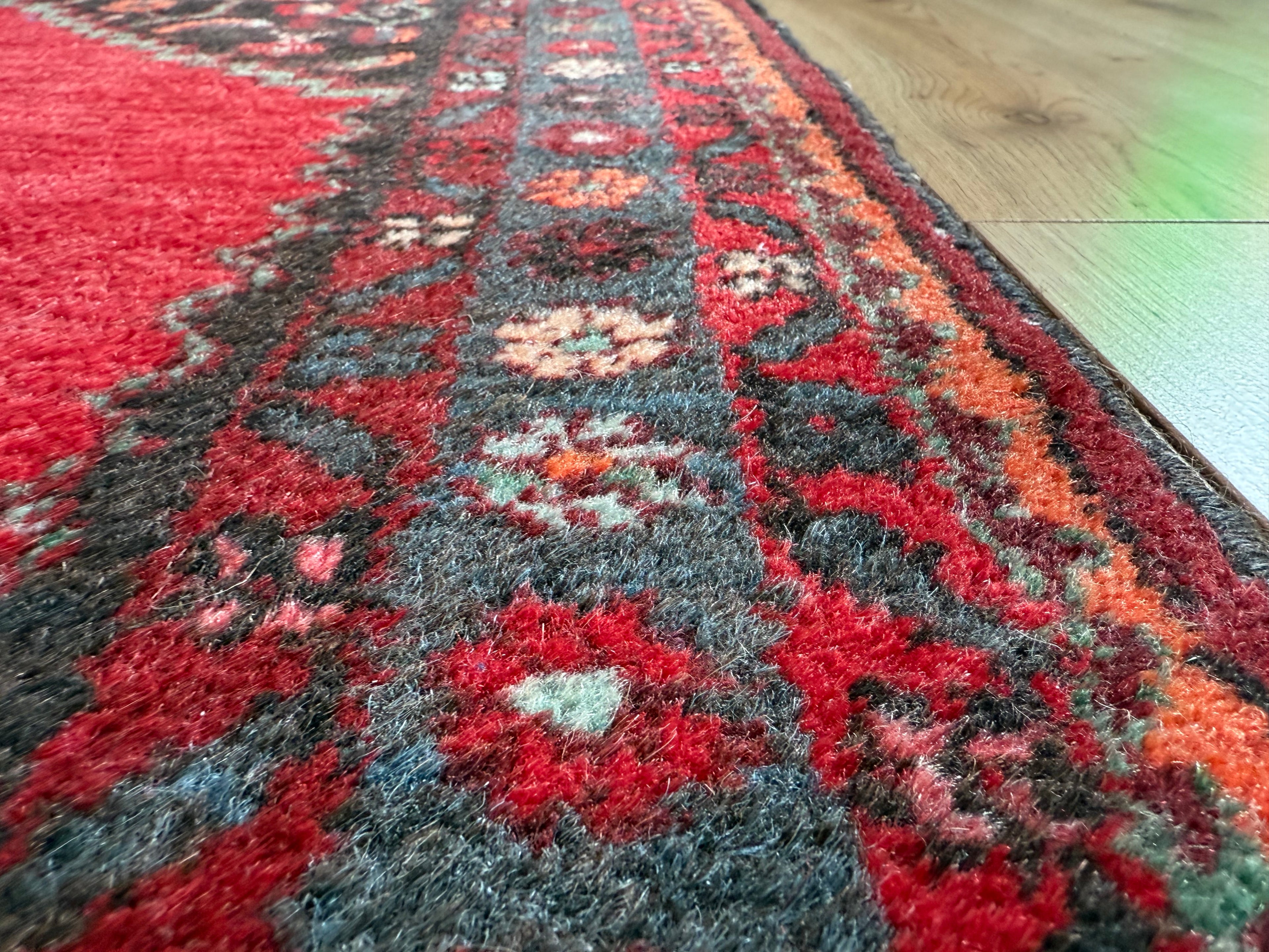 Vintage handgeknoopt wollen tapijt – 197 × 108 cm