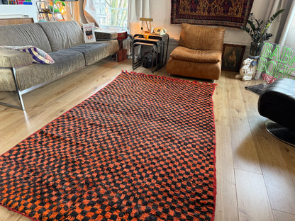 Grafisch vintage Berber tapijt in oranje &amp; zwart – 272 × 147 cm