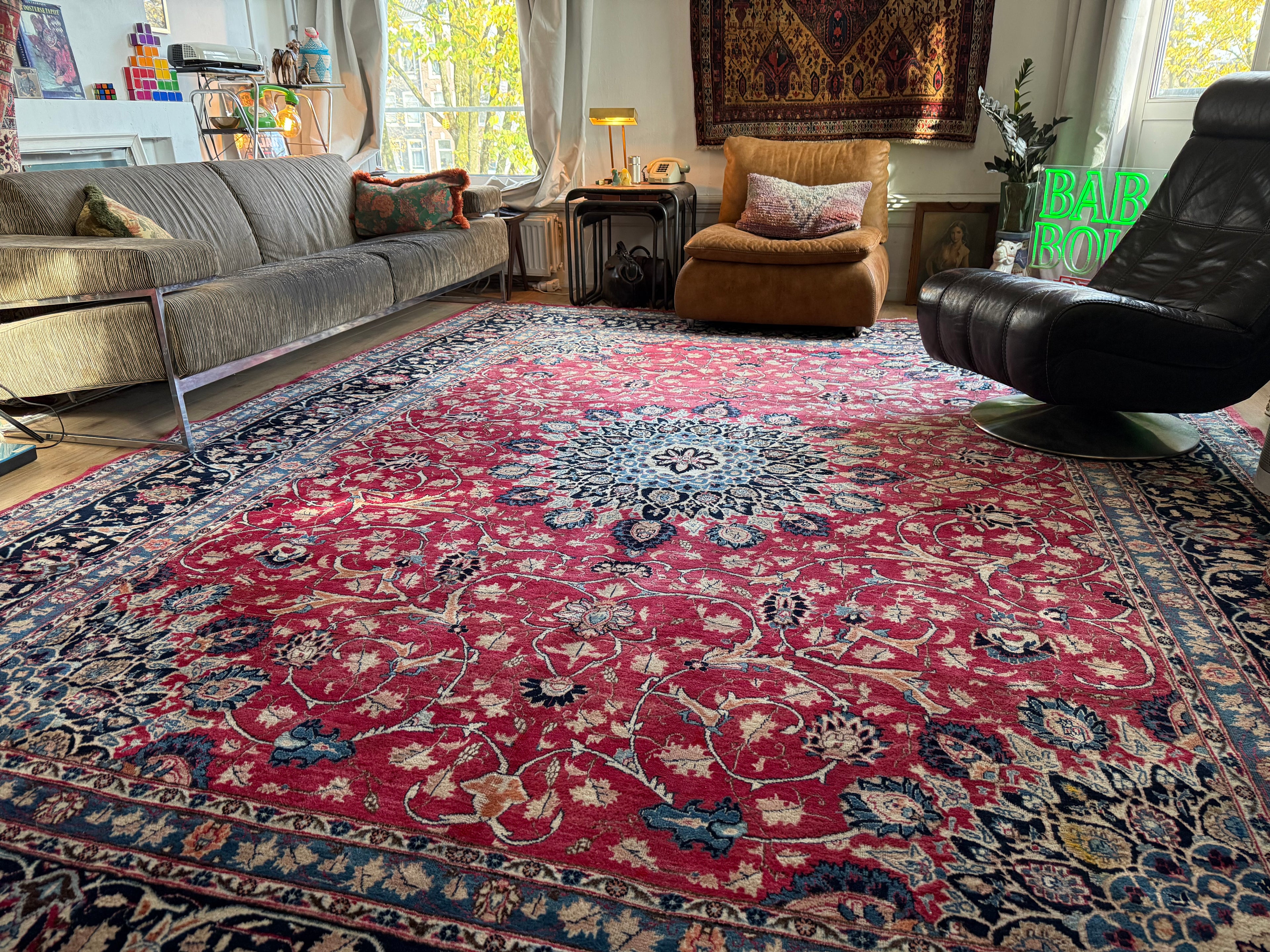 Groot handgeknoopt vintage vloerkleed met medaillon – 400×302 cm