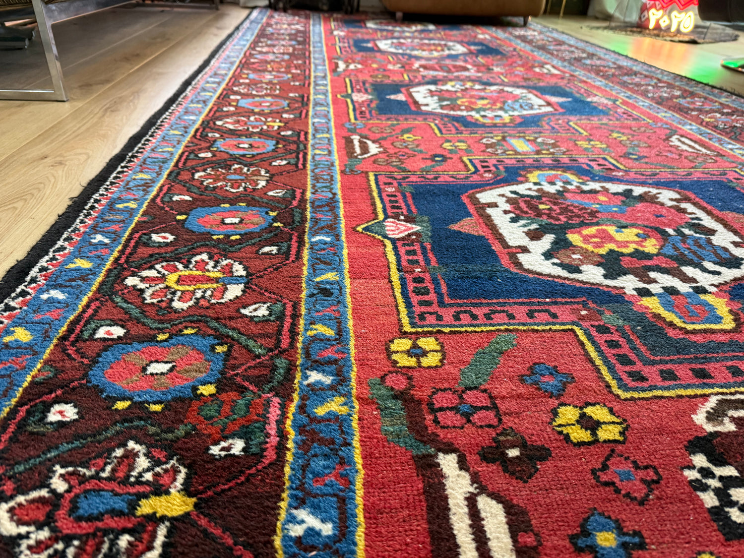 Lang vintage Heriz-stijl tapijt – 405 × 165 cm