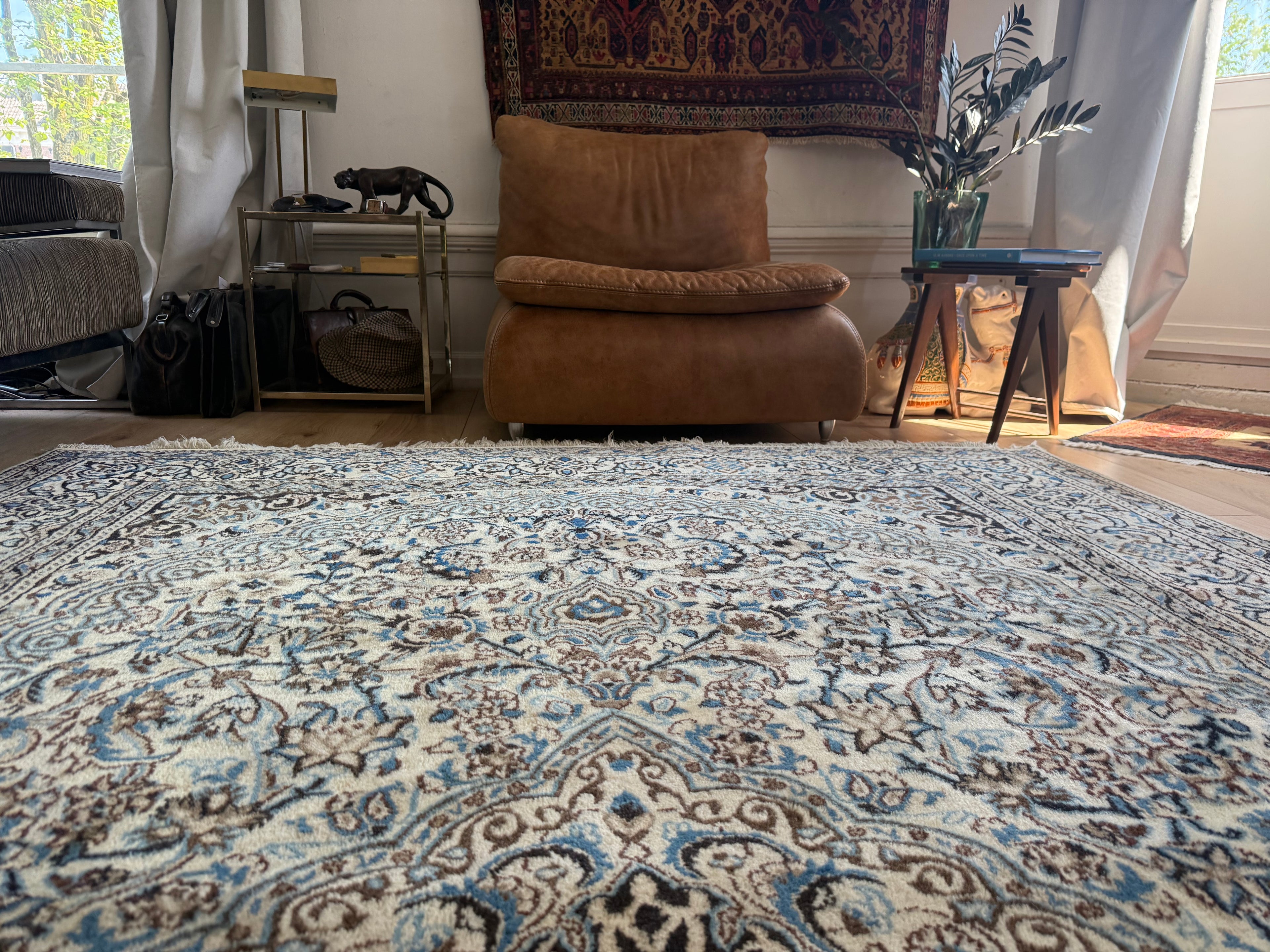 Hand-knotted vintage Nain rug – 300 × 201 cm