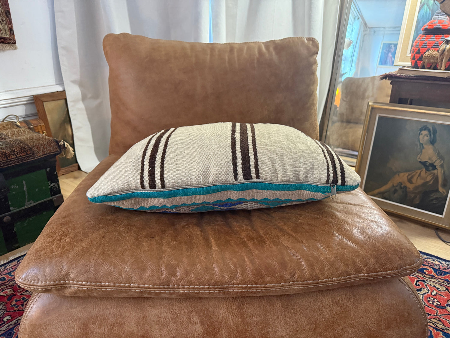 Handgemaakt kussen van een vintage Marokkaans tapijt – ca. 60 × 40 cm