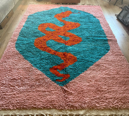 Handmade high-pile wool carpet with snake motif – 325 × 204 cm