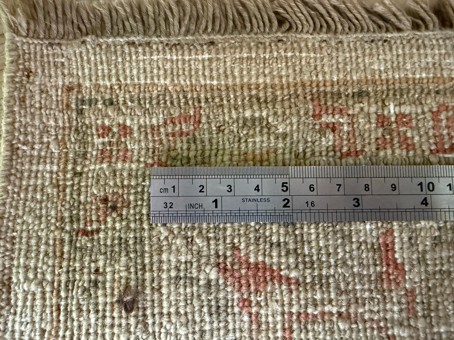 Handgeknoopt vintage tapijt – zand &amp; oudroze | Ziegler-stijl, 188 × 127 cm