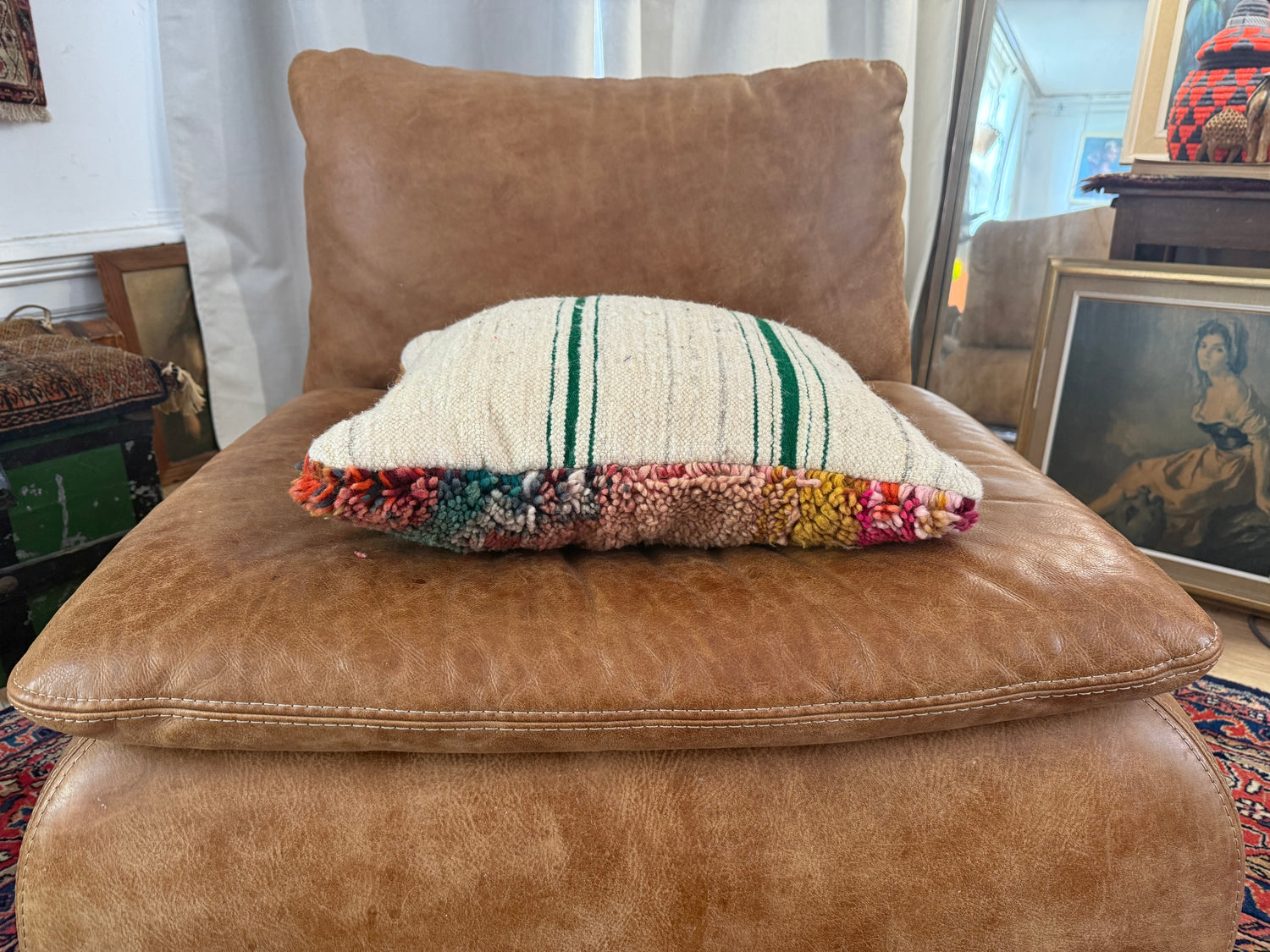 Handgemaakt kussen van een vintage Marokkaans tapijt – ca. 60 × 40 cm