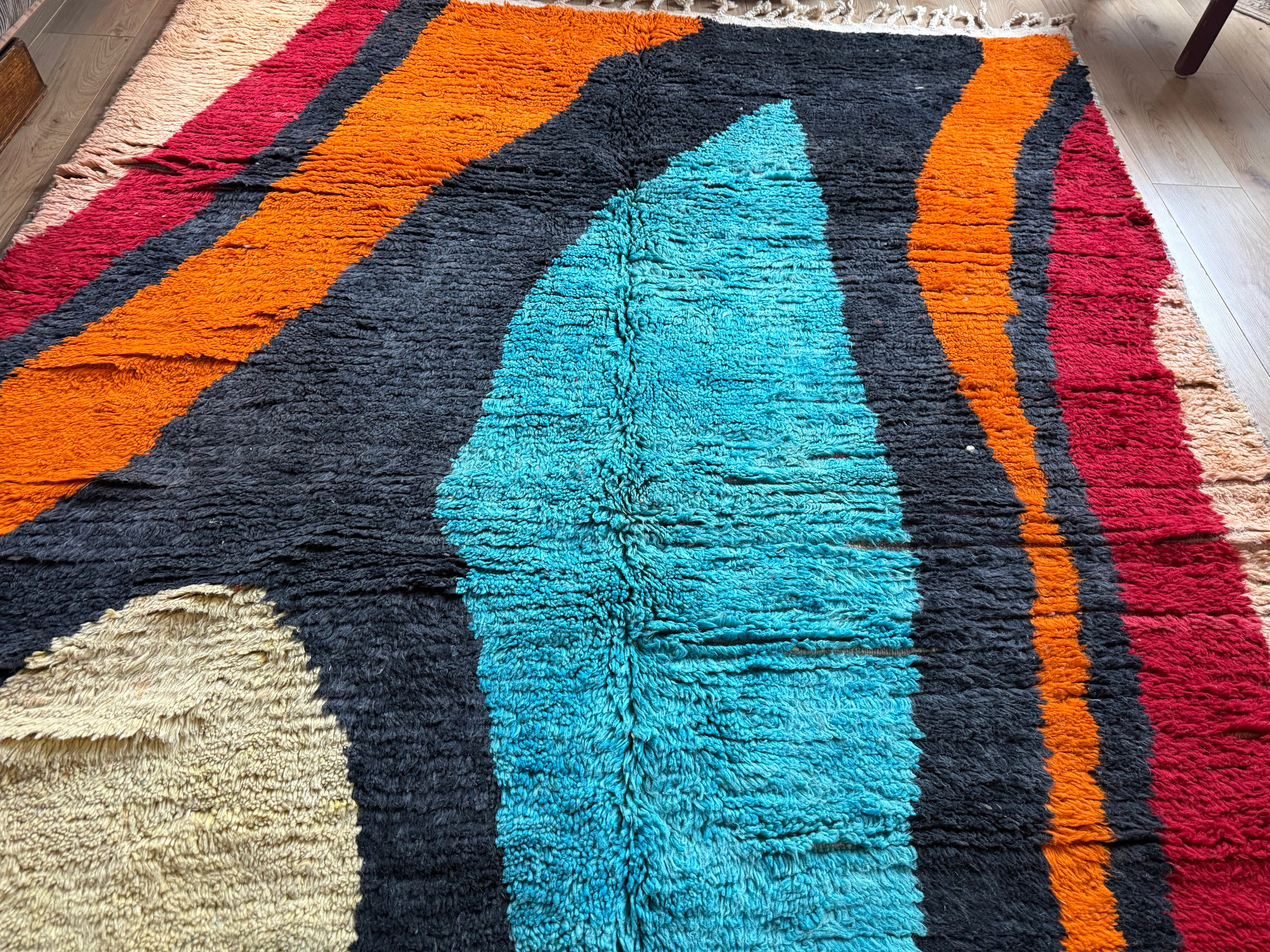 Vintage Moroccan Postmodern Rug 1980s Abstract Design – 332 × 205 cm