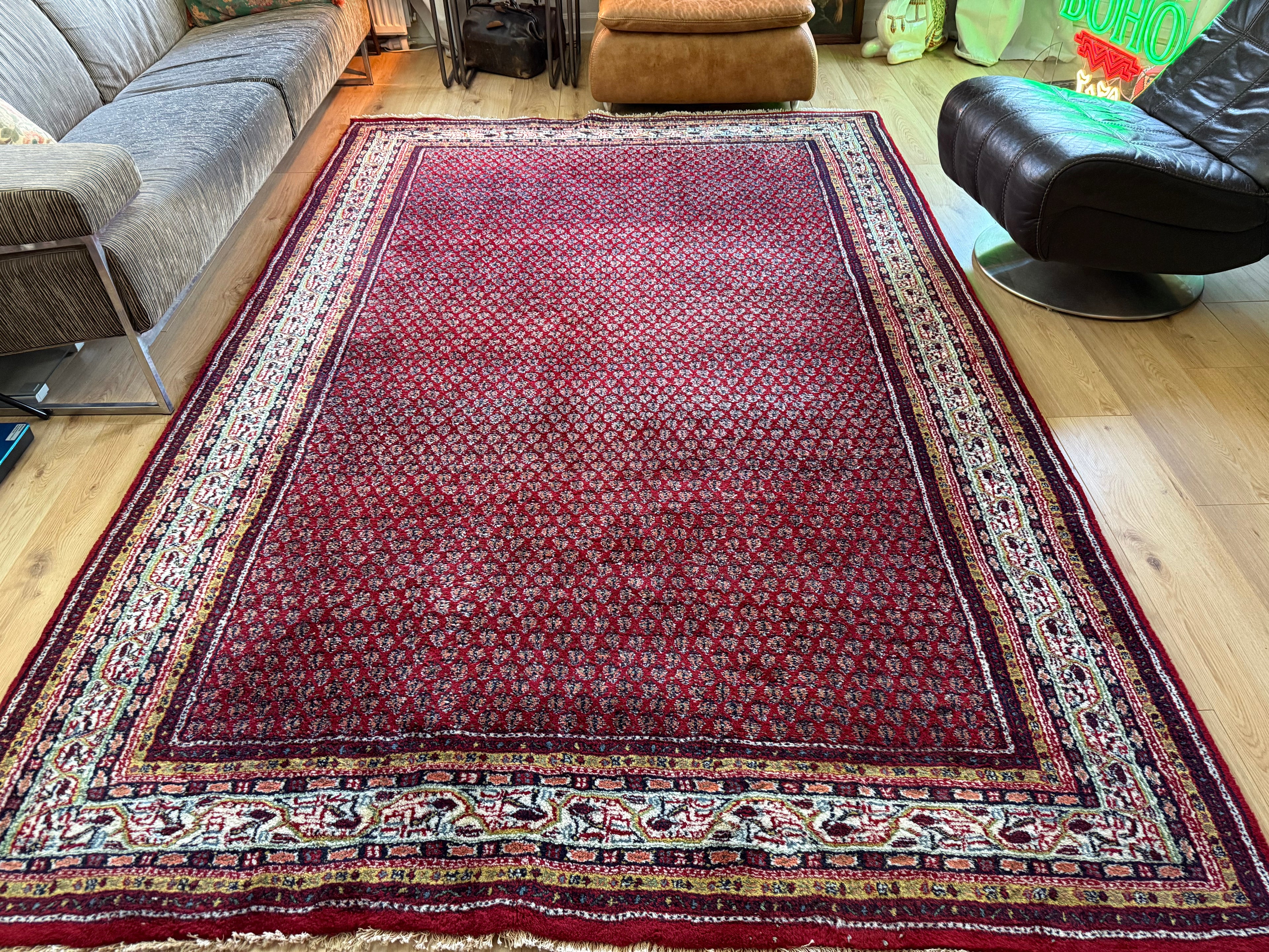 Dieprood handgeknoopt tapijt met boteh-motief – ca. 296 × 197 cm