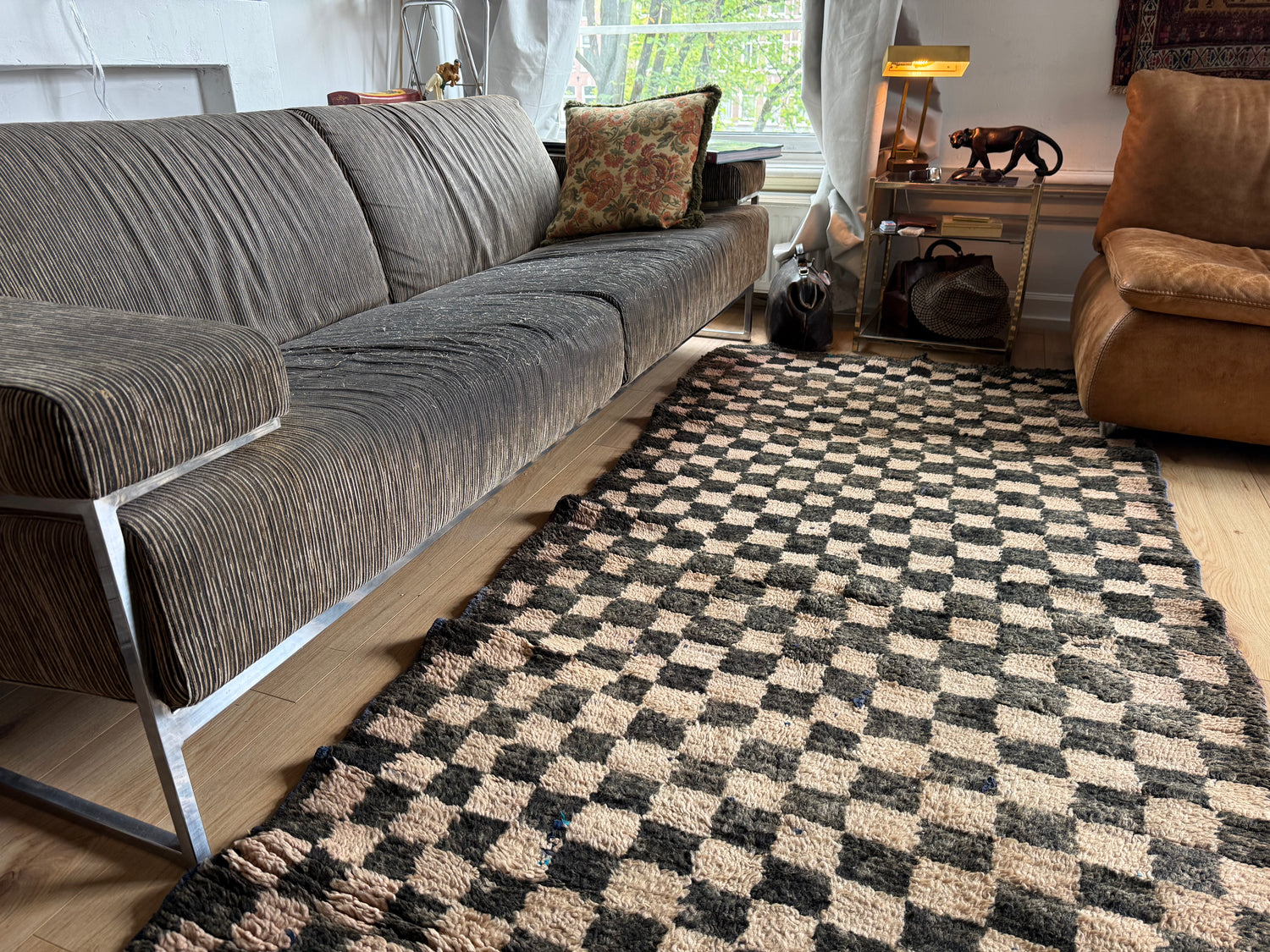 Handgeknoopt vintage Marokkaans checkerboard tapijt – 297 × 114 cm