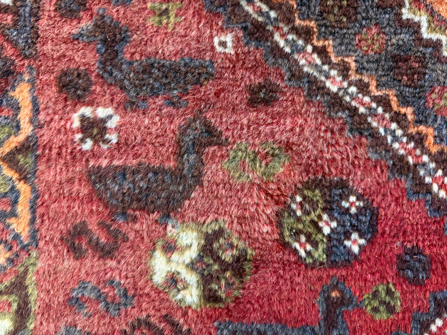 Handgeknoopt vintage oosters tapijt – 182 × 120 cm