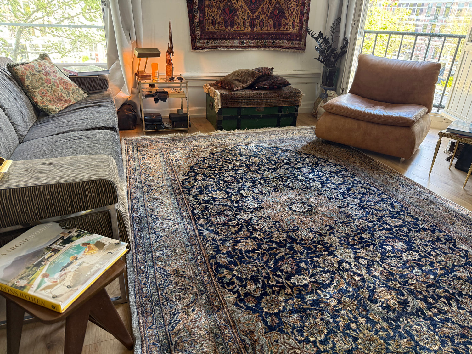 Handgeknoopt tapijt 304 × 202 cm – Kashan stijl – blauw veld