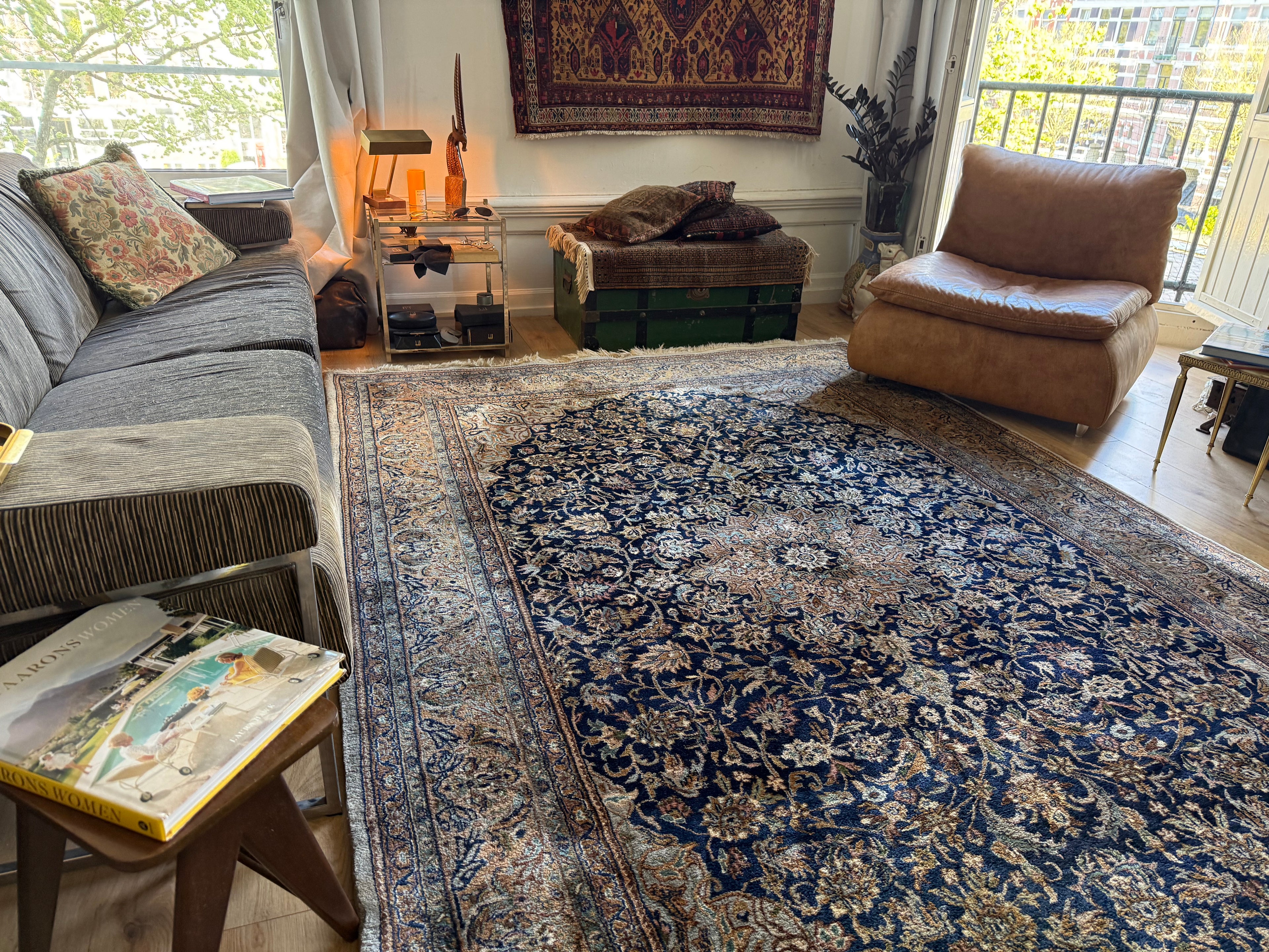 Handgeknoopt tapijt 304 × 202 cm – Kashan stijl – blauw veld