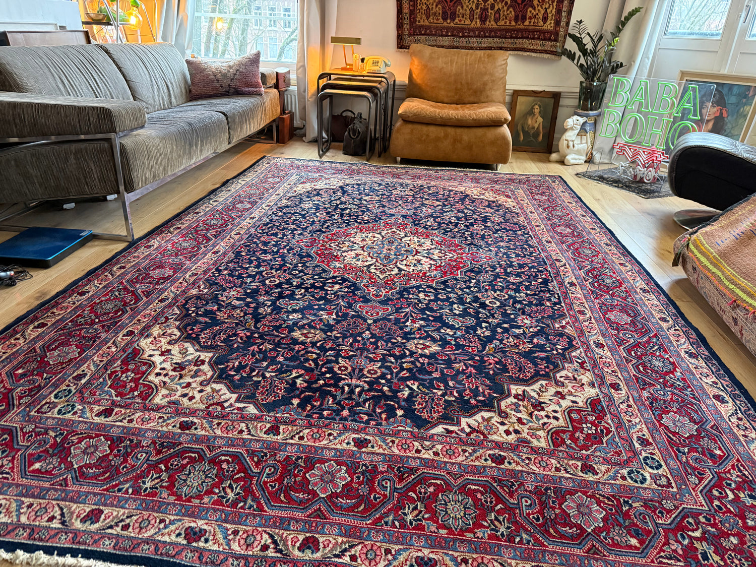 Monumentaal vintage tapijt met klassiek medaillon – 321 × 213 cm