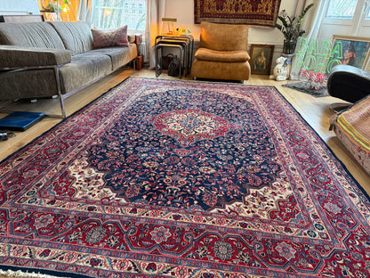 Monumentaal vintage tapijt met klassiek medaillon – 321 × 213 cm