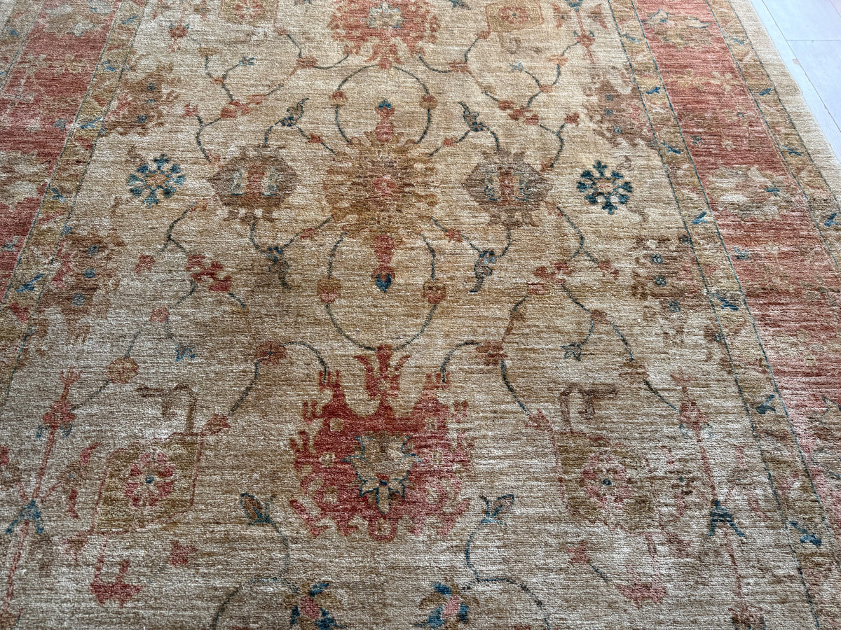 Alfombra afgana Ziegler anudada a mano con suave diseño floral