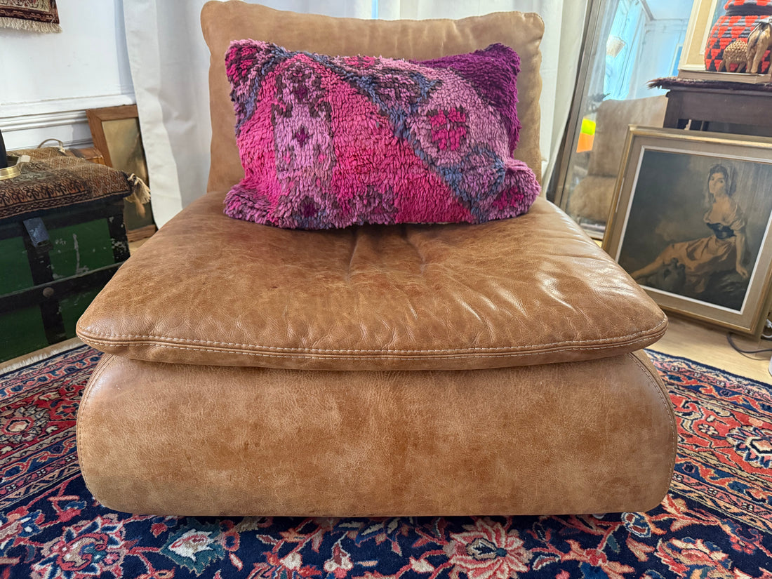 Handgemaakt kussen van een vintage Marokkaans tapijt – ca.60 × 40 cm