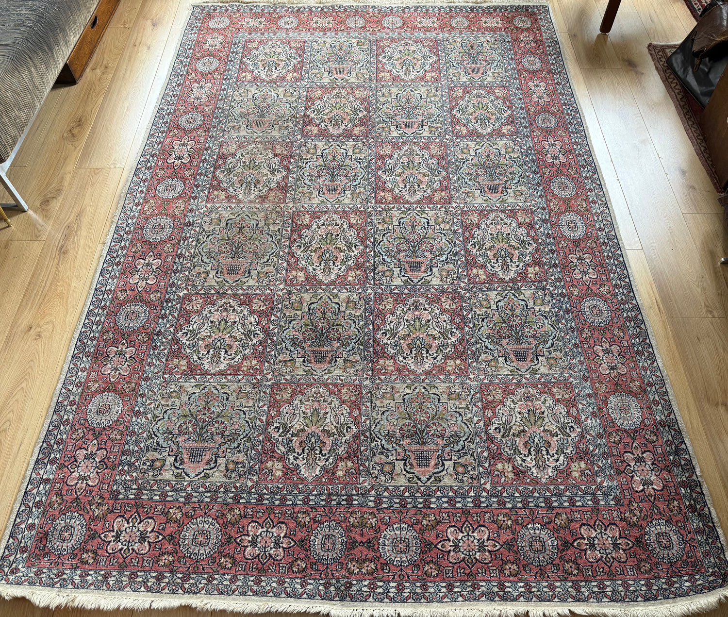 Hand-knotted Kashmir carpet – Garden design – 283 × 185 cm