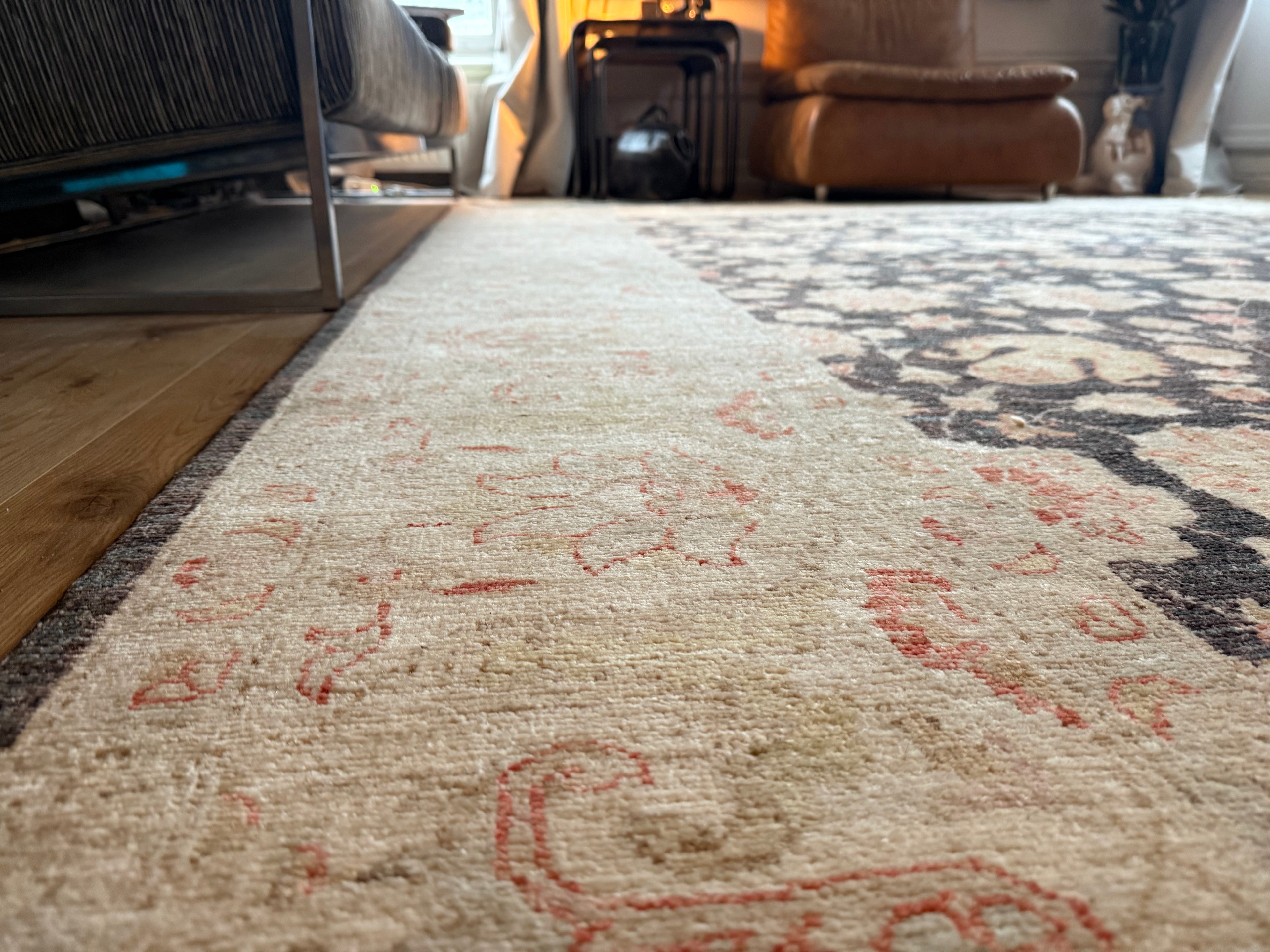 Handgeknoopt Ziegler tapijt, rustig, verfijnd en tijdloos. Ca. 308 × 249 cm