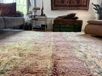Vintage high-pile wool rug in soft pastel tones – 222 × 184 cm