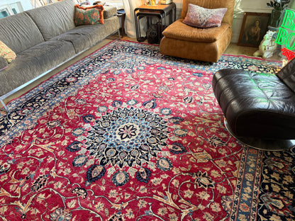 Groot handgeknoopt vintage vloerkleed met medaillon – 400×302 cm