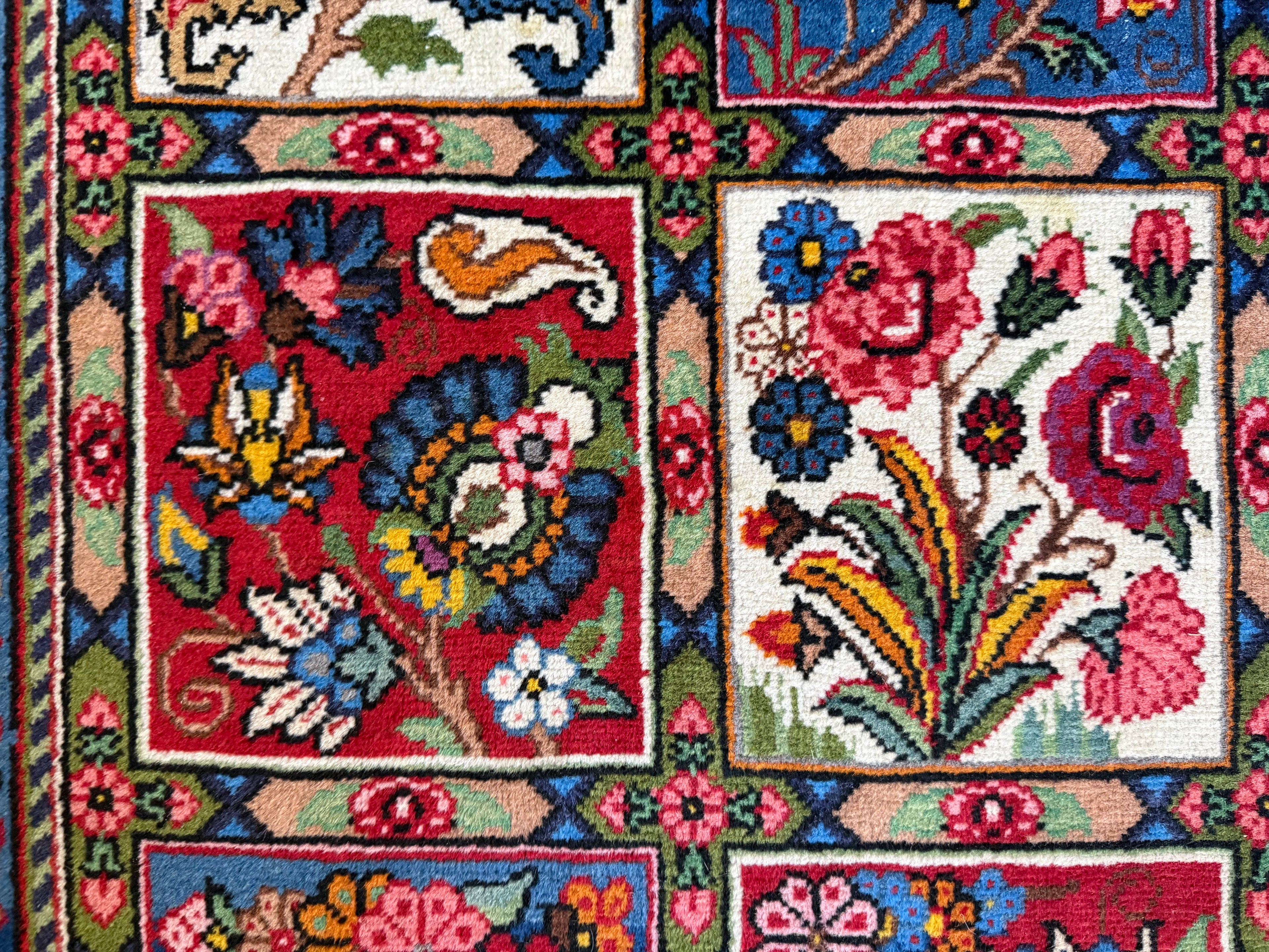 Hand-knotted Garden Design Rug – 258 × 157 cm