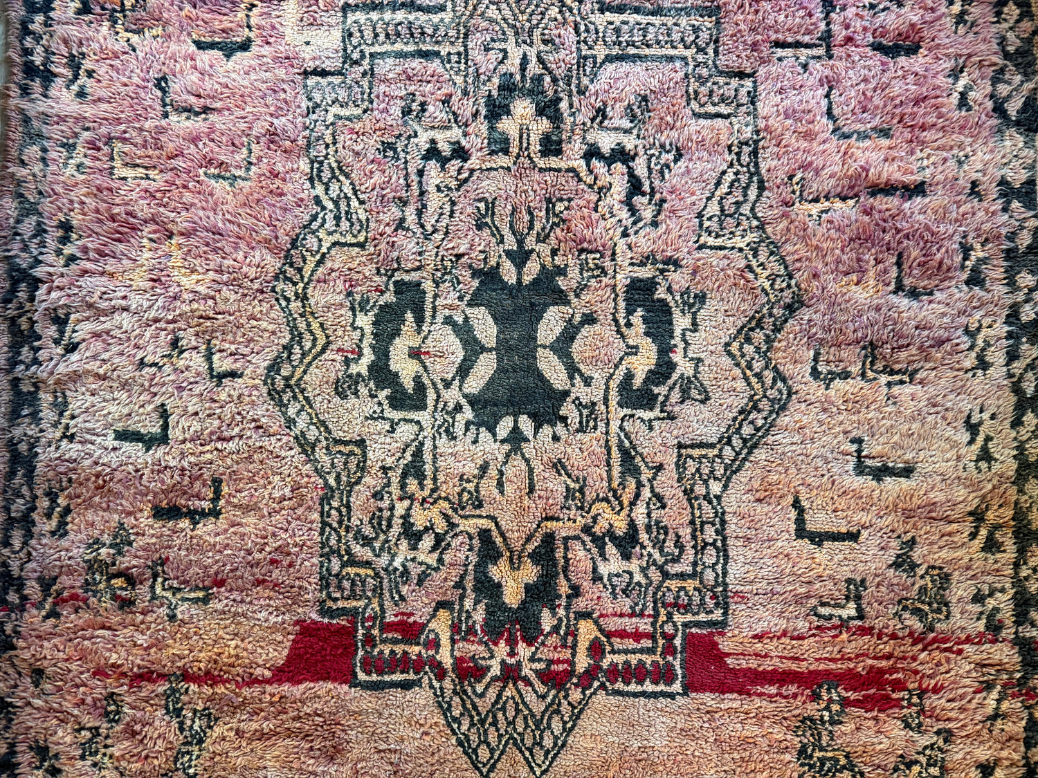 Vintage Moroccan Berber Rug in Salmon Pink Wool – 275 × 210 cm