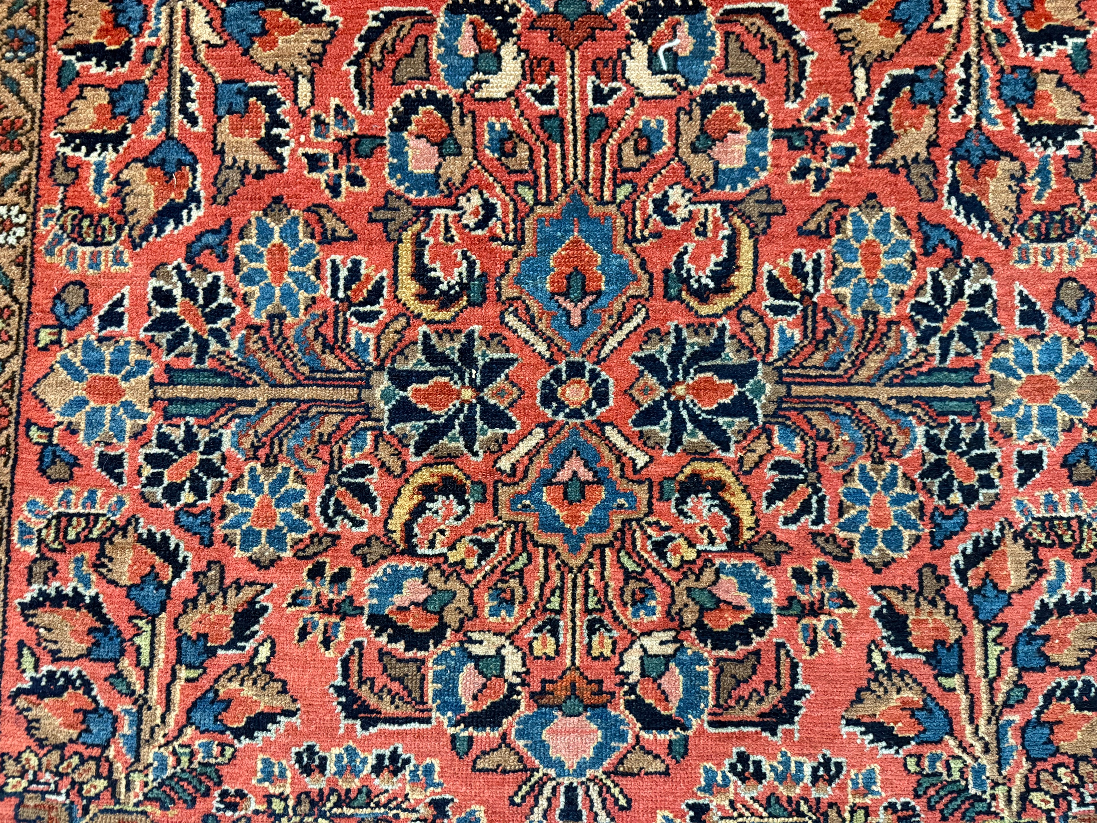 Warm rood Sarouk tapijt – 203 × 125 cm – florale elegantie