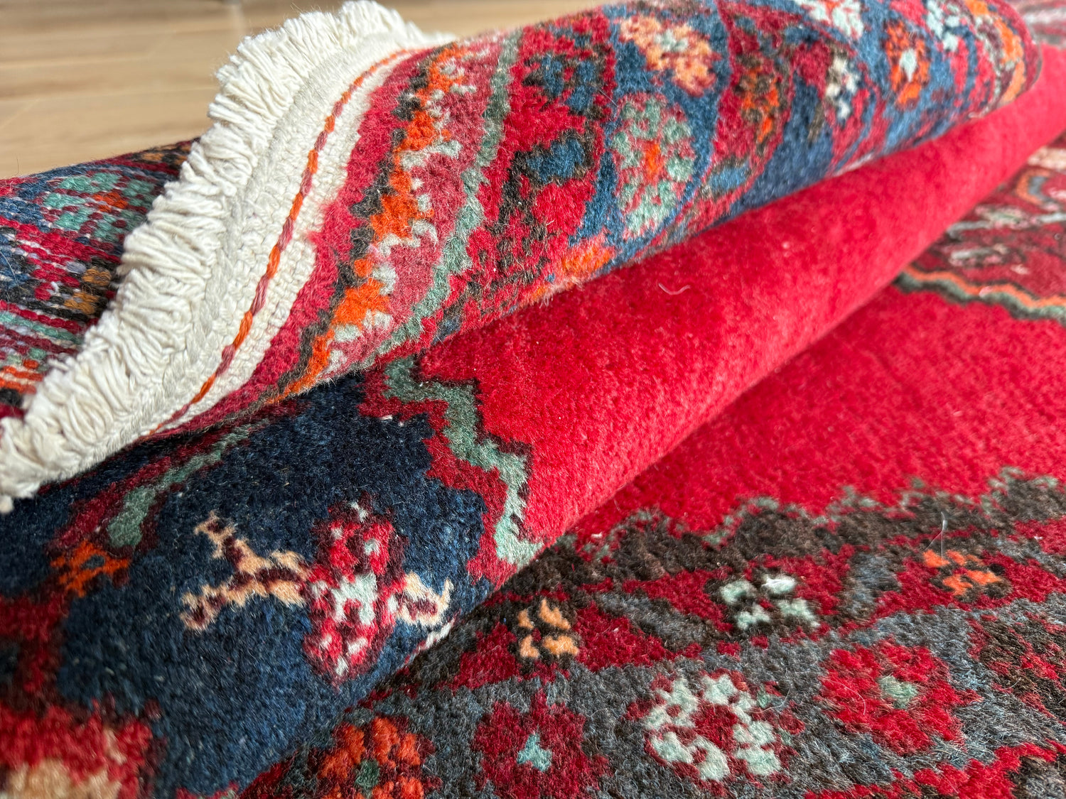 Vintage handgeknoopt wollen tapijt – 197 × 108 cm