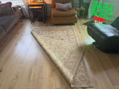 Handgeknoopt vintage tapijt – zand &amp; oudroze | Ziegler-stijl, 188 × 127 cm