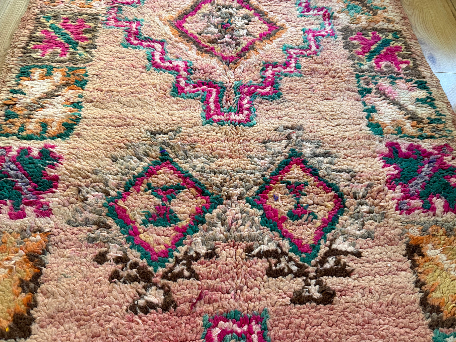 Vintage Moroccan runner in soft pink wool – 416 × 115 cm