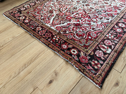 Tapete clássico nó à mão com campo e medalhão em tons terrosos suaves 230 x 149 cm