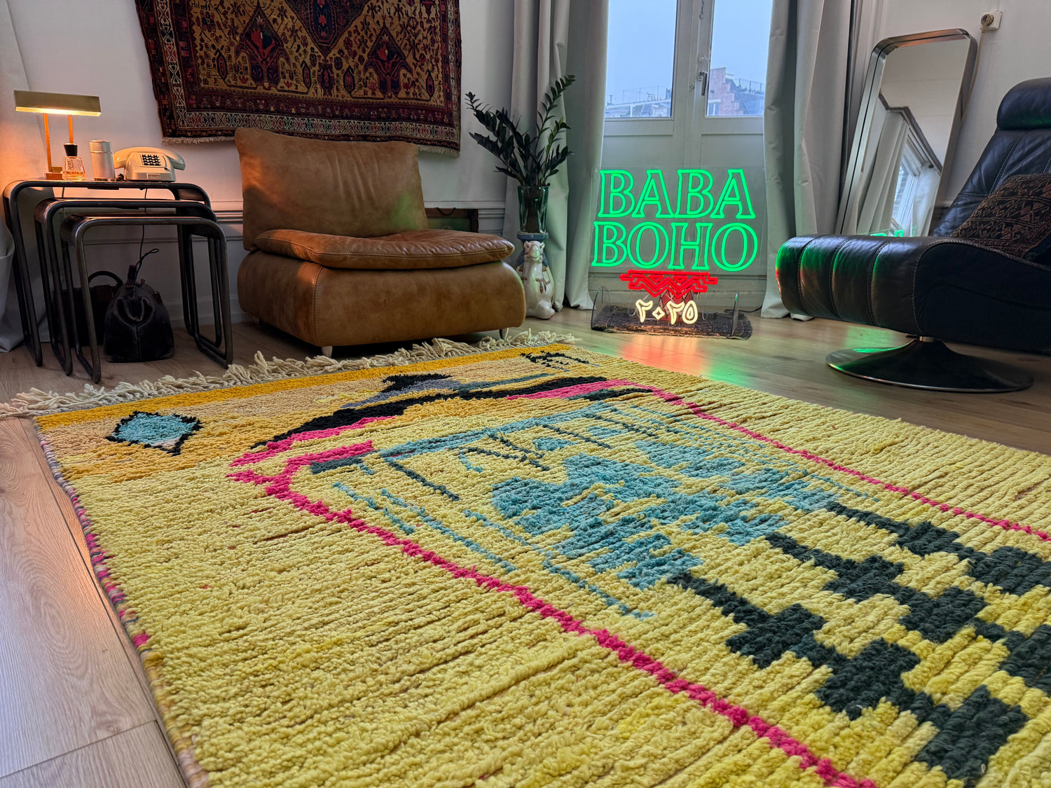 Expressief Marokkaans Berber tapijt met symbolisch design – ca. 287 × 168 cm