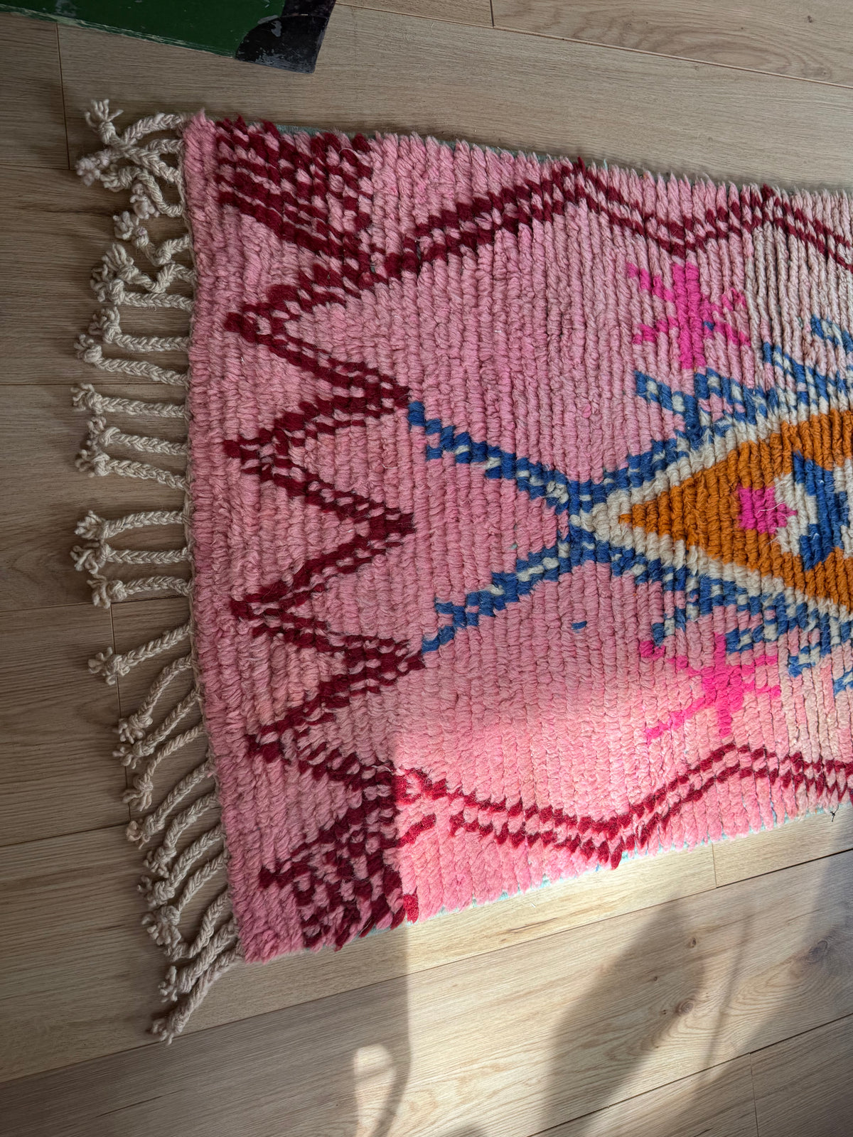 Passadeira Boujaad marroquina vintage – 418 × 79 cm