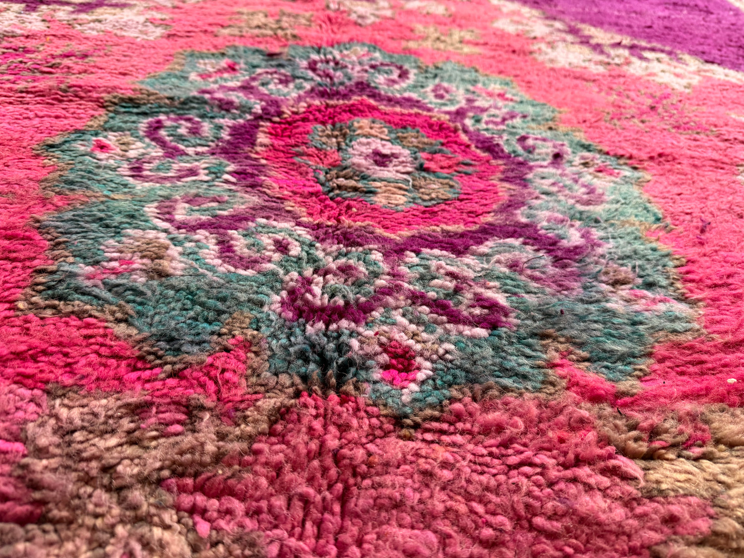 Vintage Atlas Rug – Magenta &amp; Turquoise Statement Piece (315 × 200 cm)