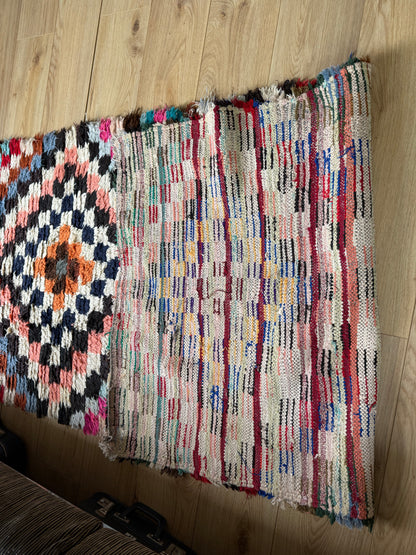 Handgeknoopt vintage tapijt – Boucherouite-stijl – ca. 91 × 253 cm.