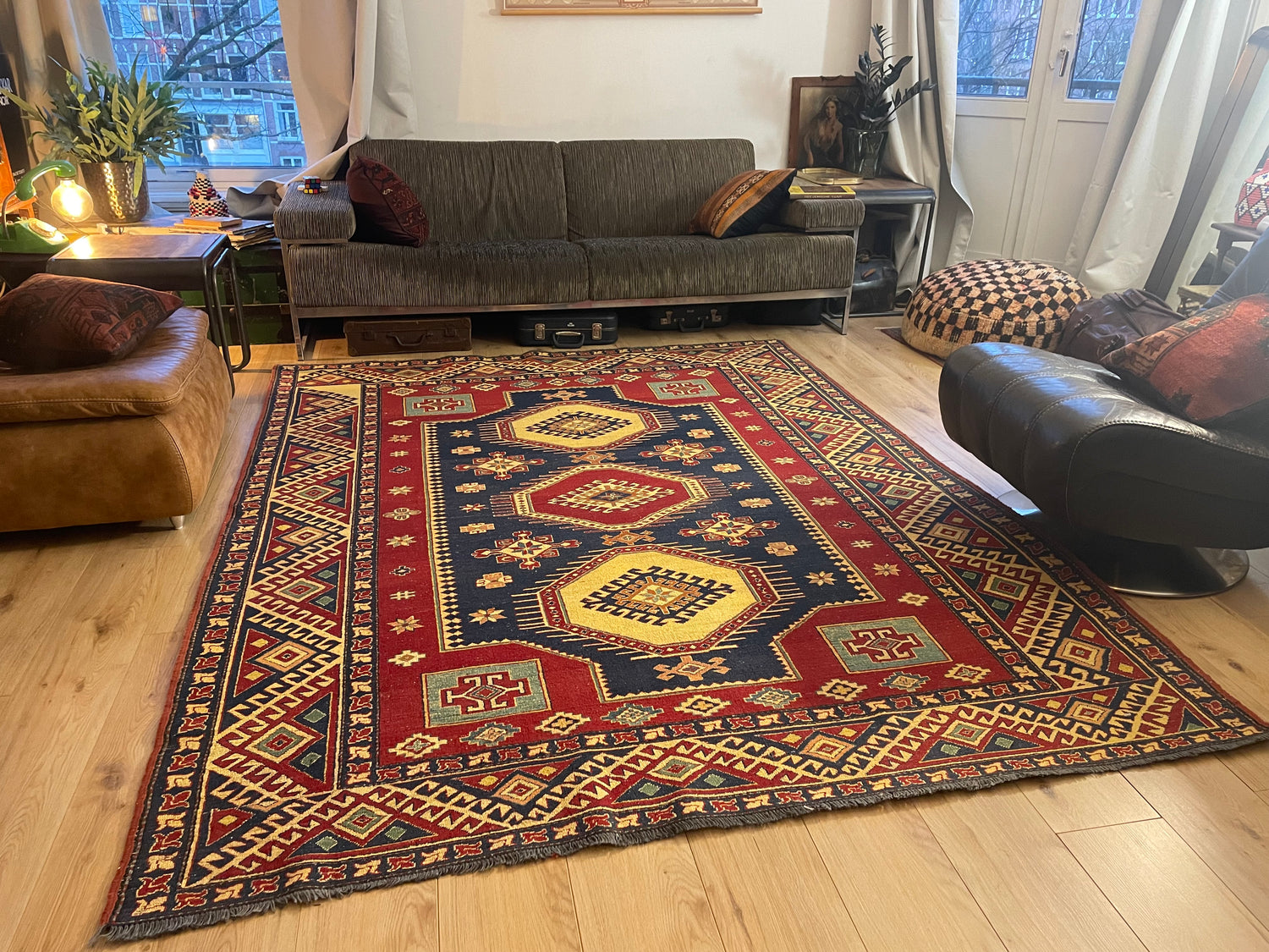 Handgeknoopt Kazak-stijl tapijt – ca. 255 × 200 cm