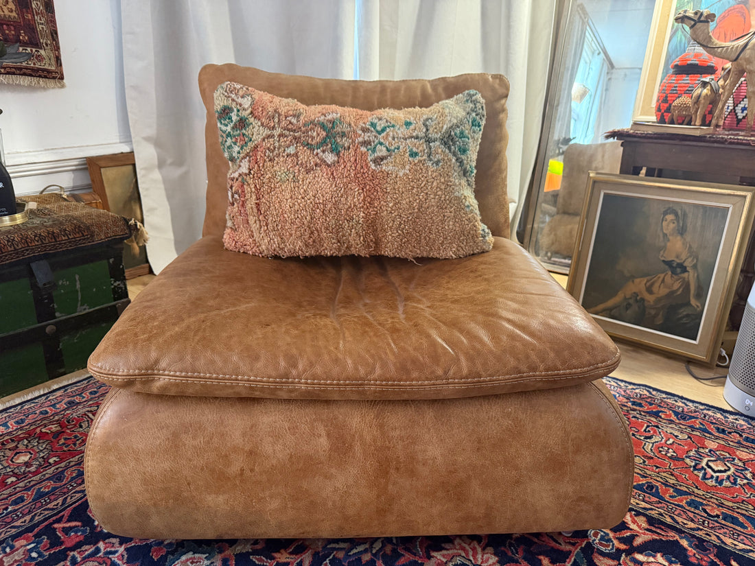 Handgemaakt kussen van een vintage Marokkaans tapijt – ca. 60 × 40 cm