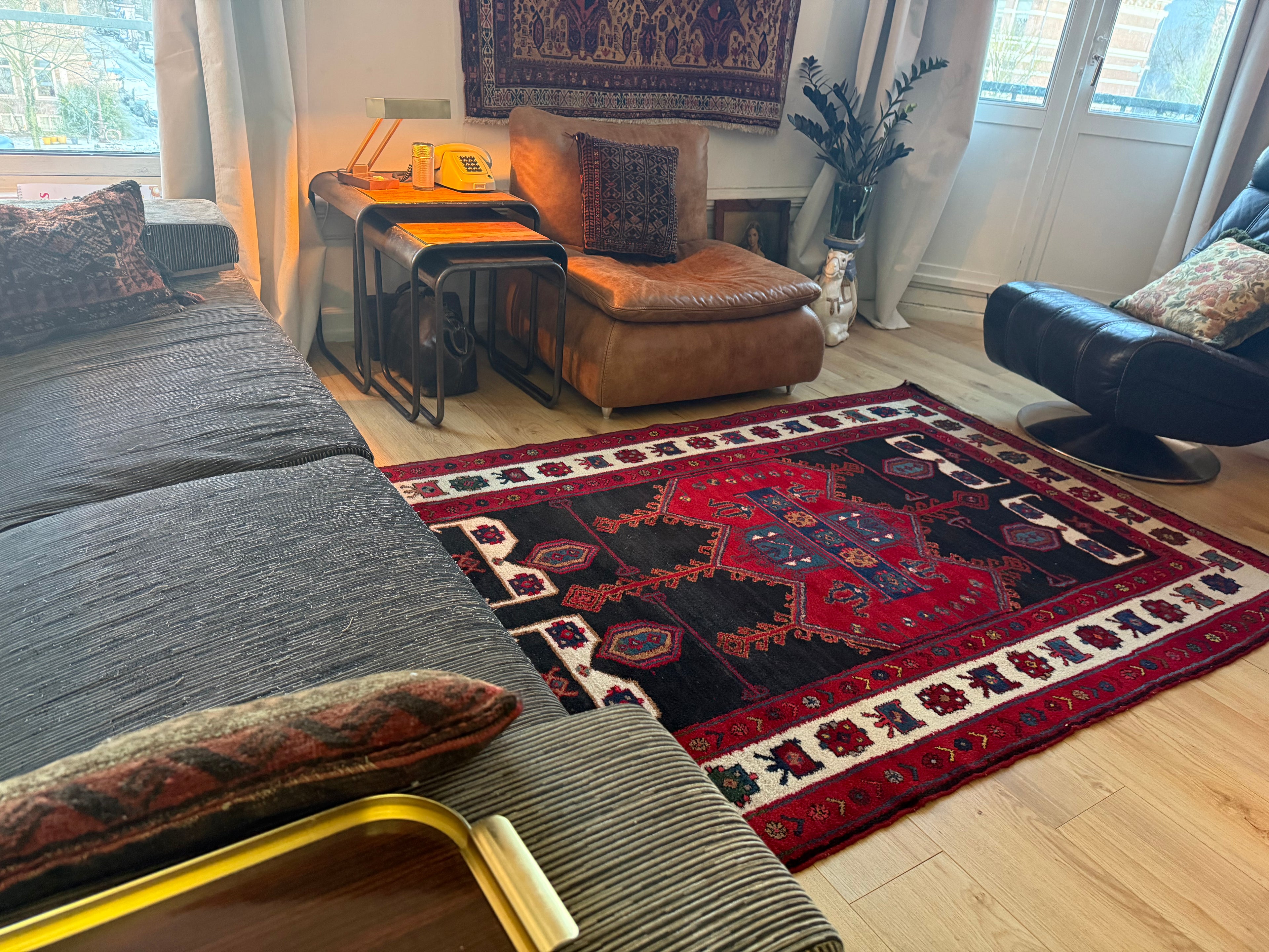 Antiek tribaal handgeknoopt tapijt – 217 × 140 cm