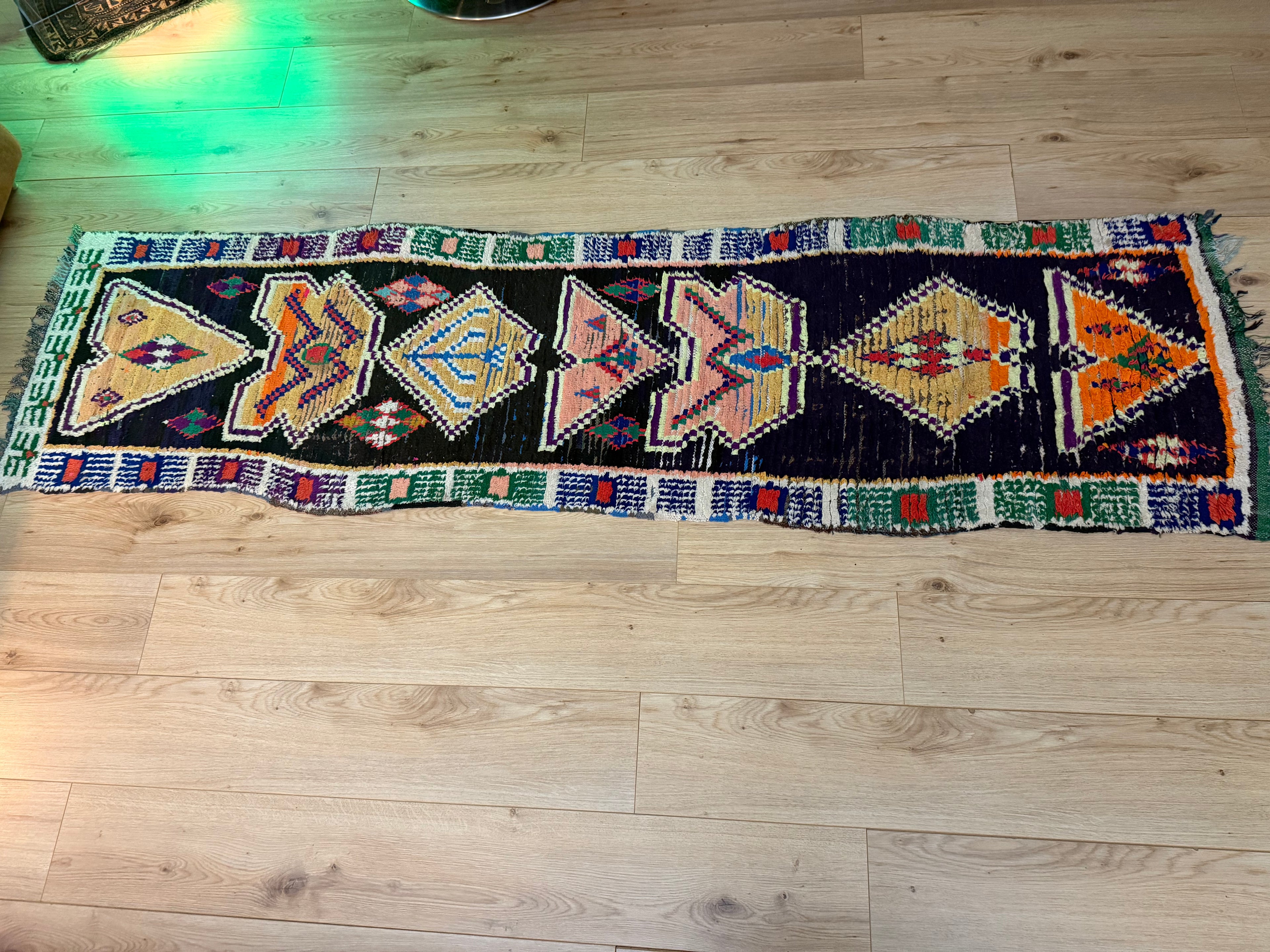 Handgeweven Berber loper uit Marokko – ca. 253 × 70 cm