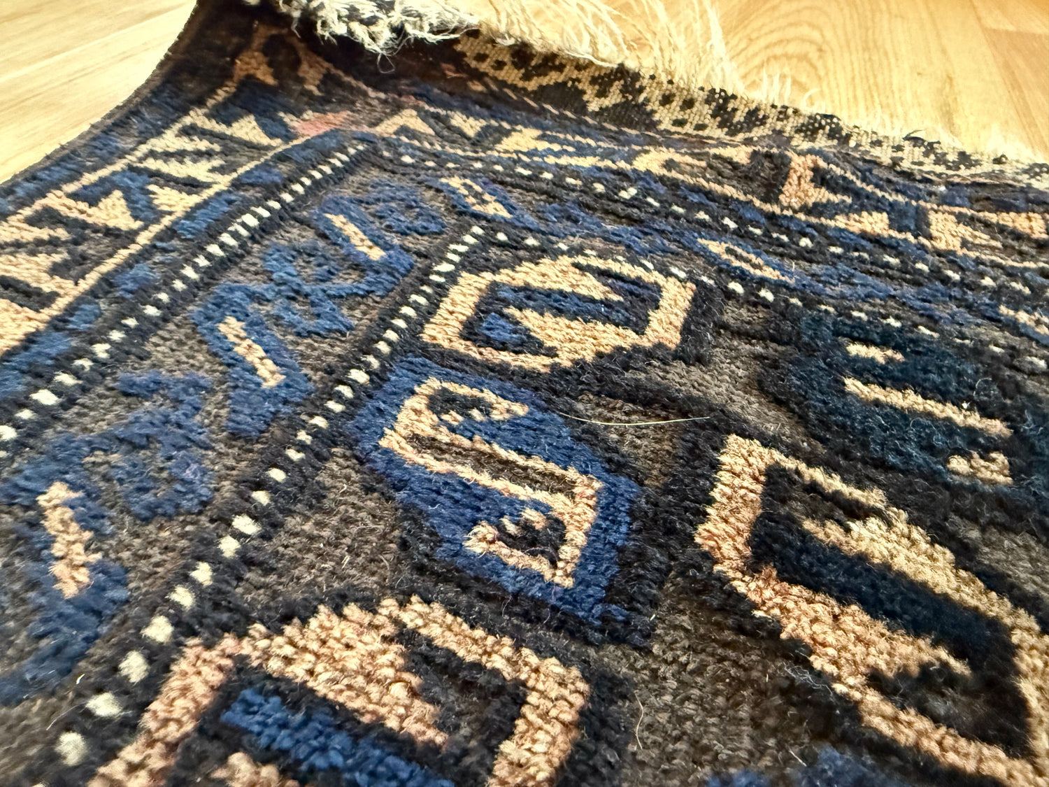 Klein Kaukasisch tapijt – ca. 68 × 63 cm. Zuidelijke Kaukasus, ca. 1900–1930