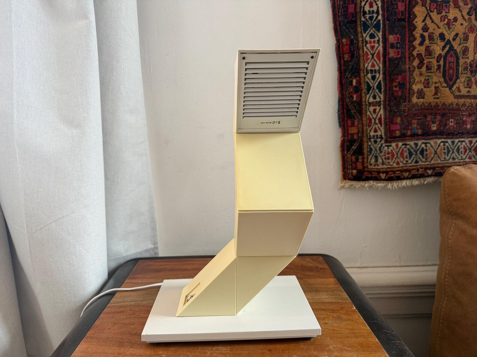 Postmodern zigzag table lamp – sculptural old-fashioned design – Belgian 1980s – Massive
