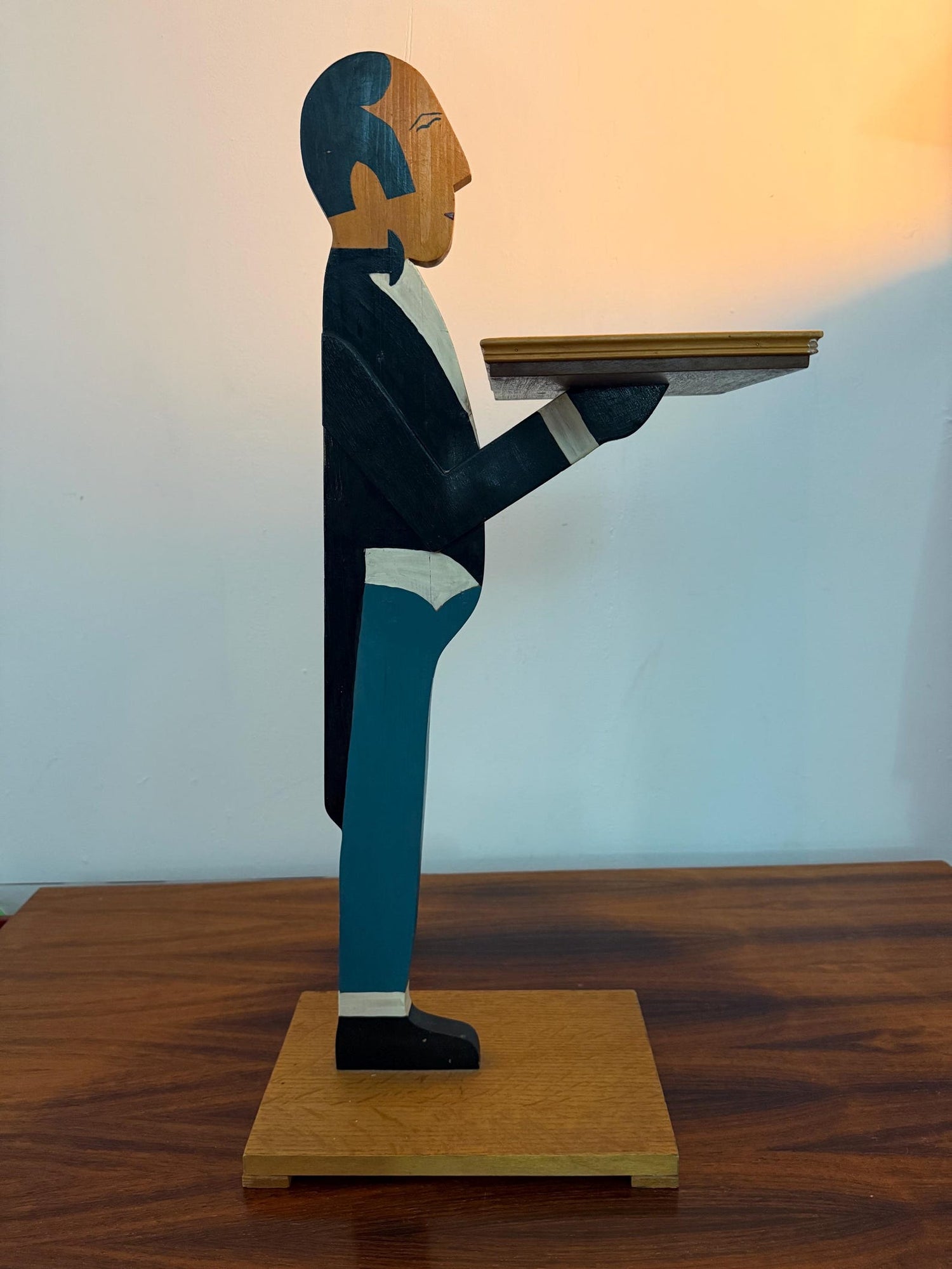 Sculptural wooden figure with tray – functional art piece – 76 cm tall – old-fashioned design