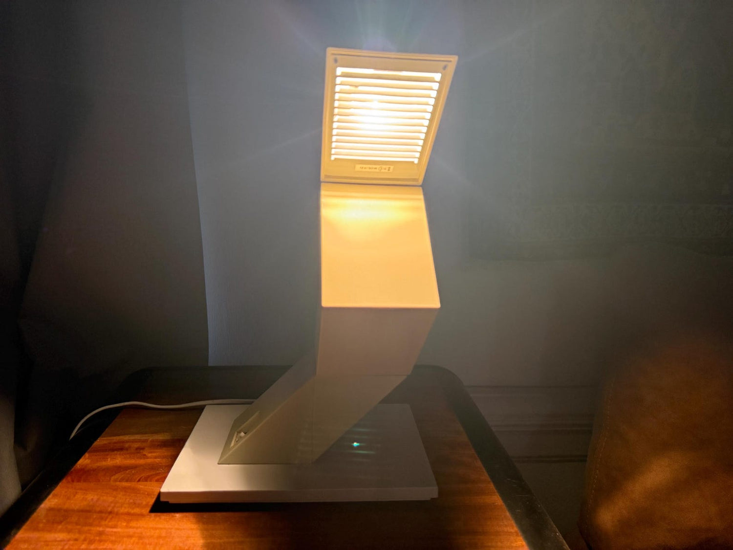 Postmodern zigzag table lamp – sculptural old-fashioned design – Belgian 1980s – Massive