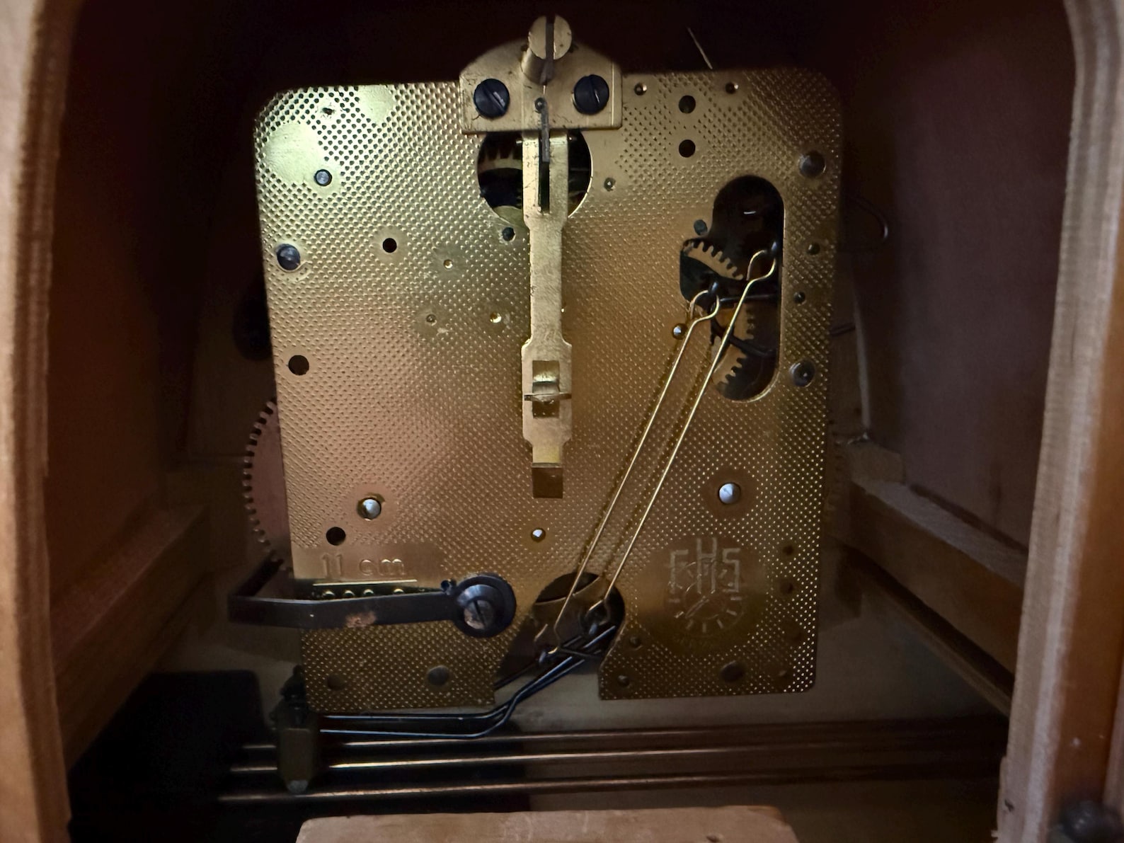 German pendulum clock from the middle of the century by Hermle – mechanical 8-day wooden clock, circa 1950
