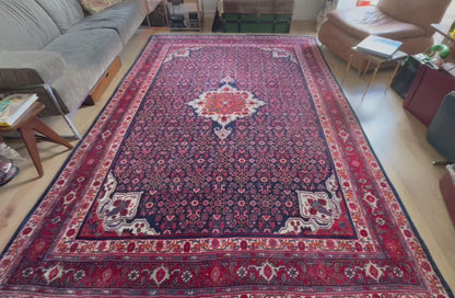 Groot handgeknoopt vintage tapijt – donkerblauw veld met medaillon – 305 × 209 cm