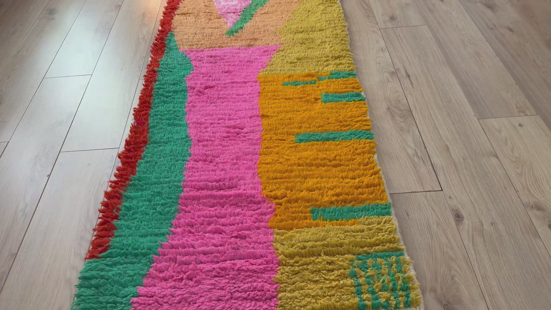 Kleurrijke Marokkaanse Boujad-stijl loper – 256 × 81 cm