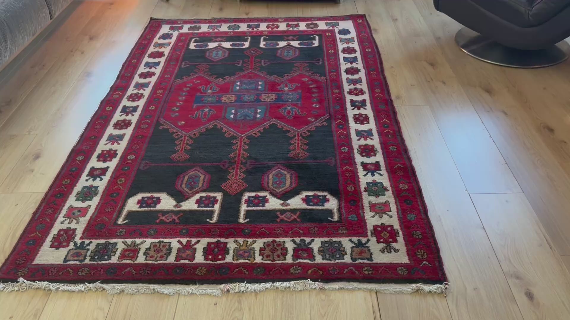 Antiek tribaal handgeknoopt tapijt – 217 × 140 cm