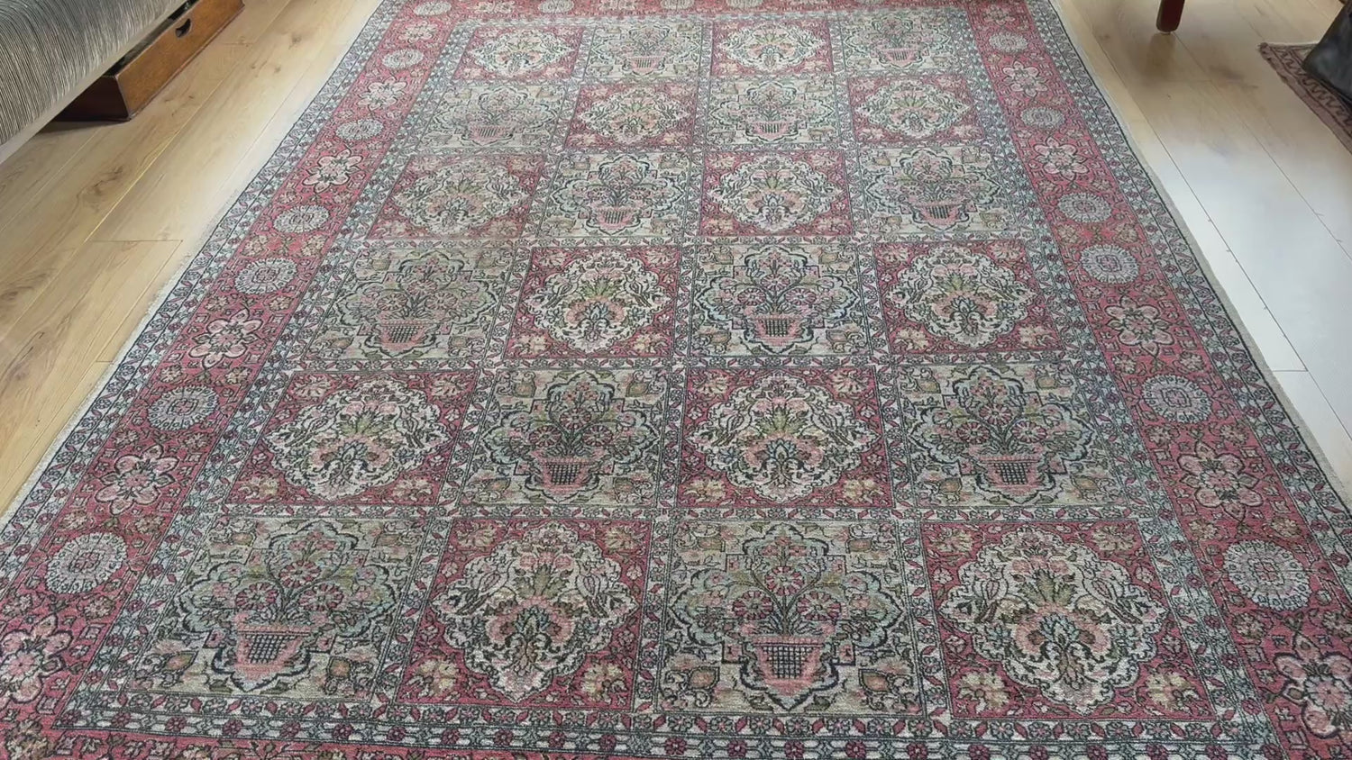 Hand-knotted Kashmir carpet – Garden design – 283 × 185 cm