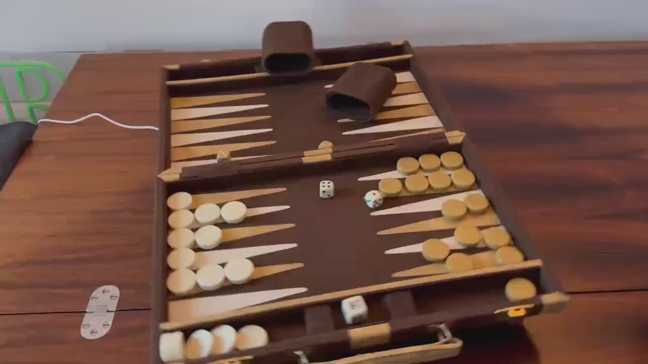 Vintage Backgammon-Spiel im Wildlederstil aus den 70er Jahren – modernes Design aus der Mitte des Jahrhunderts